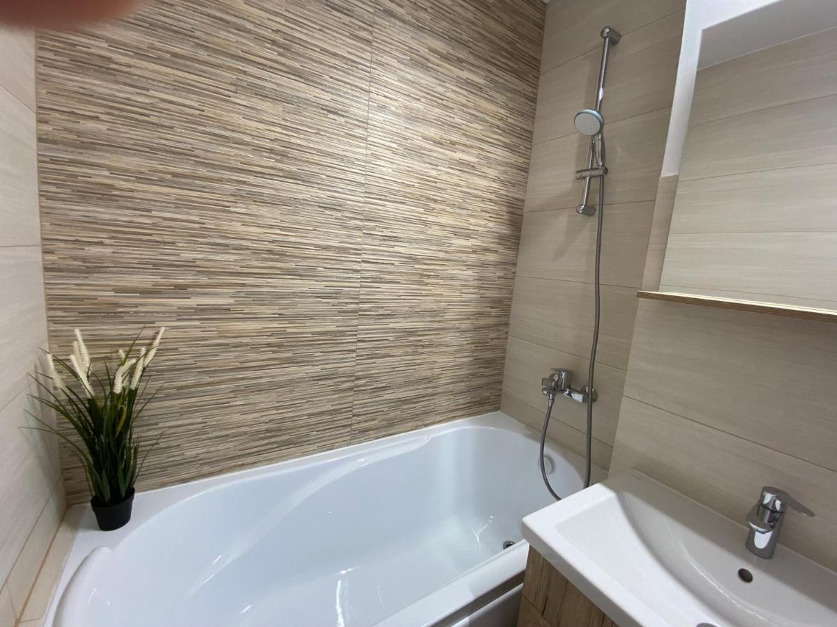 Grove Apartment ブザウ エクステリア 写真