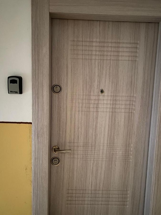 Grove Apartment ブザウ エクステリア 写真